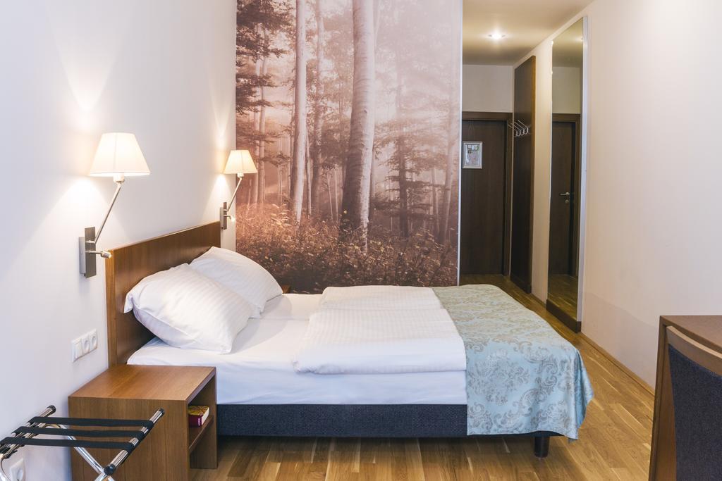 Gasthof Benediktushaus Im Schottenstift 3*